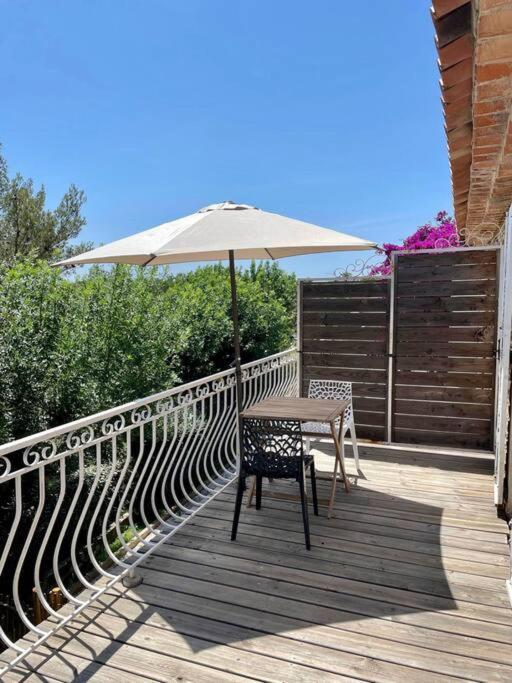 Grand Studio & Terrasse Privee Hyères Exterior foto